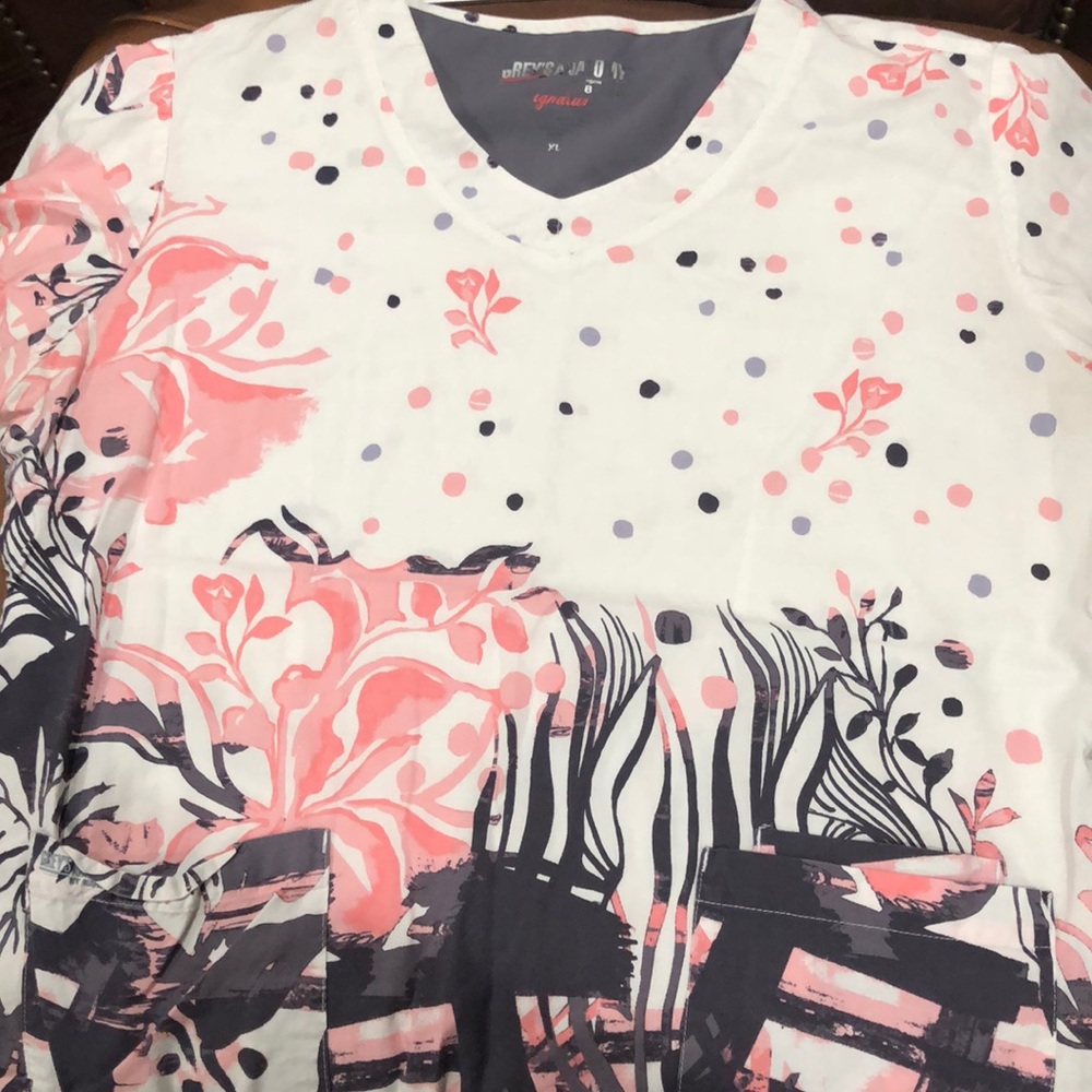 Scrub top